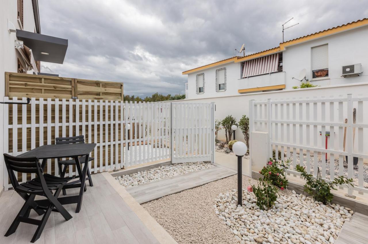 Pula Comfy Apartment W/ Private Parking Экстерьер фото